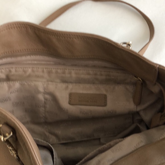 Michael Kors Tan Purse - Picture 4 of 11